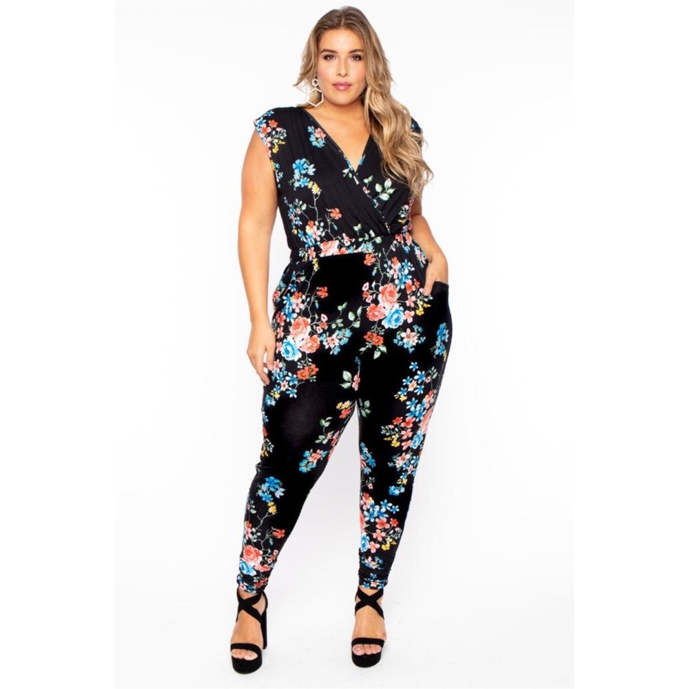 Curvy Sense Plus Size Rosewood Print Jumpsuit Black